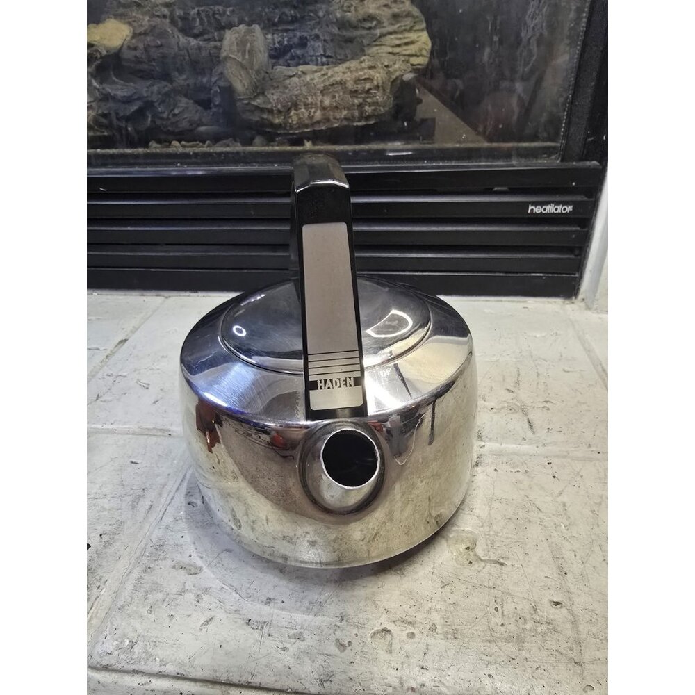 1.7 Litre Made In England Haden Teapot